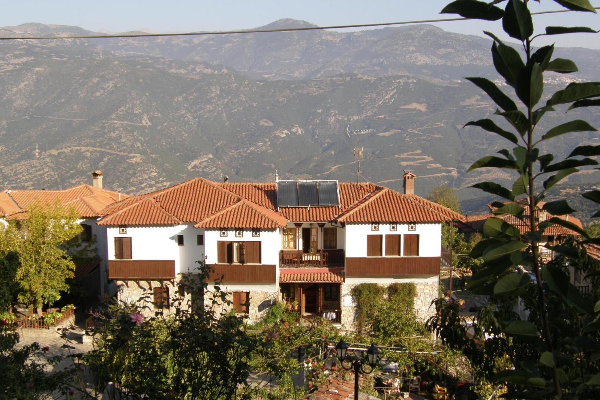 9Mouses Chasiotis Guest House Ampelakia Bagian luar foto
